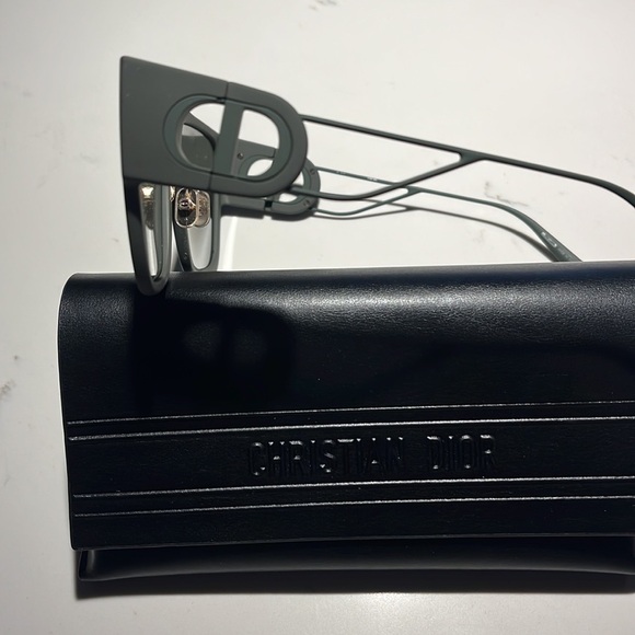 DIOR Matte Army Green. Oversized Sunglasses with black lenses. RARE - Picture 2 of 9